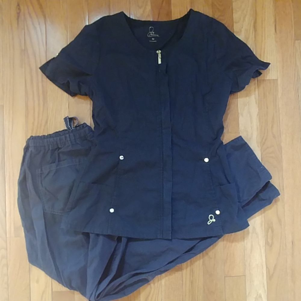 Jaanuu Black Scrubs